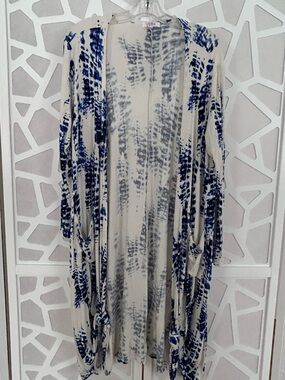 LuLaRoe Navy and Cream Tie-Dye Open Cardigan 🦄 Size M
